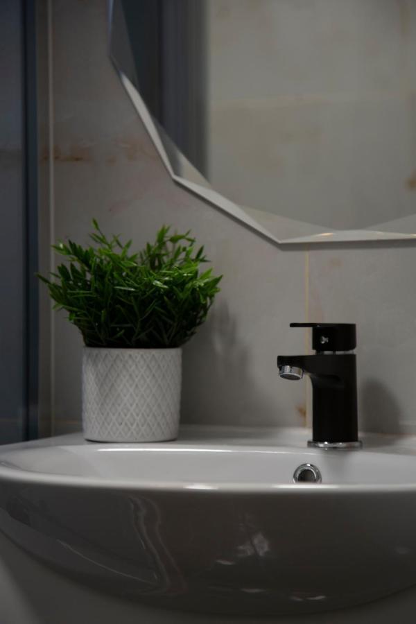 Stylish Quentin Apartment In The King Street Budapest Extérieur photo